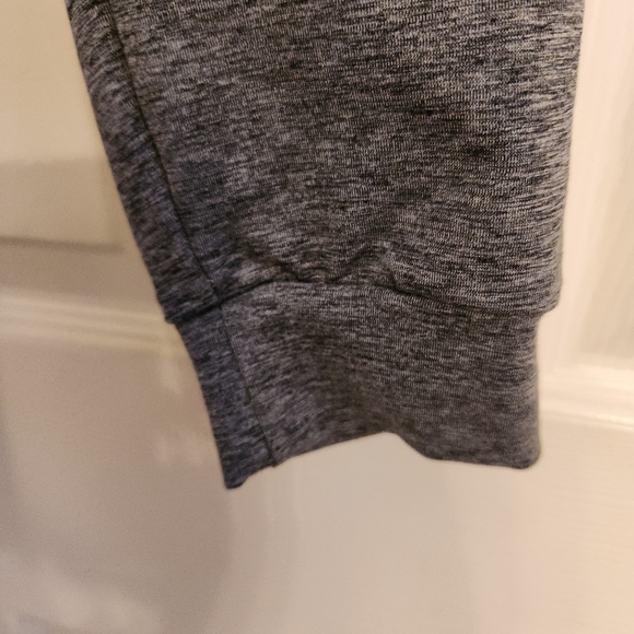 Nike Dri fit standard fit tapered sweatpants with pockets - Picture 3 of 4